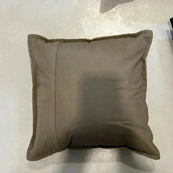 Lulu and Georgia pillows - Picture 2 of 4